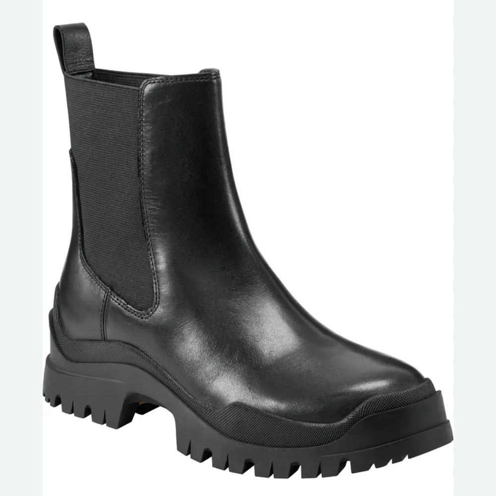 Marc Fisher 
Farris Chelsea Boot
Size 6.5
**NEW**